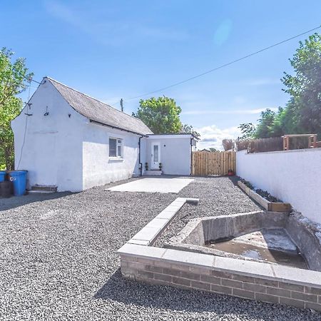 Lovely 1-Bed Cottage In Kelty With Hot Tub Exterior photo